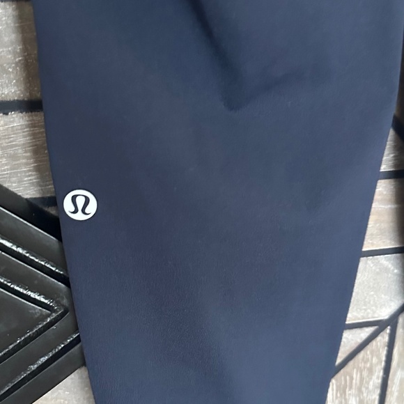 LuluLemon Navy Leggings Size 14 - Picture 3 of 5